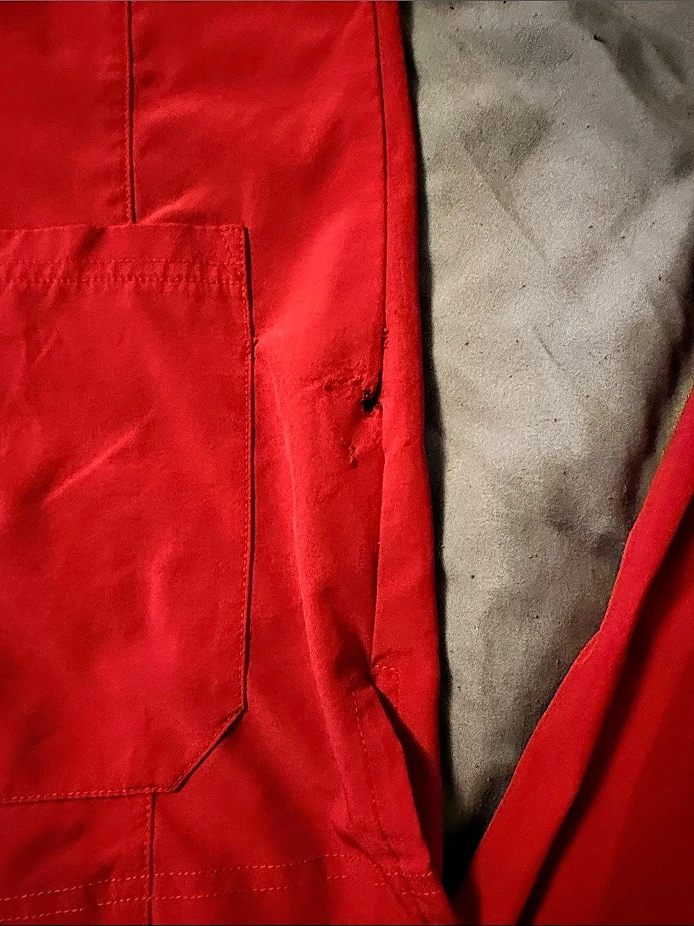 Red scrub set - Picture 2 of 2